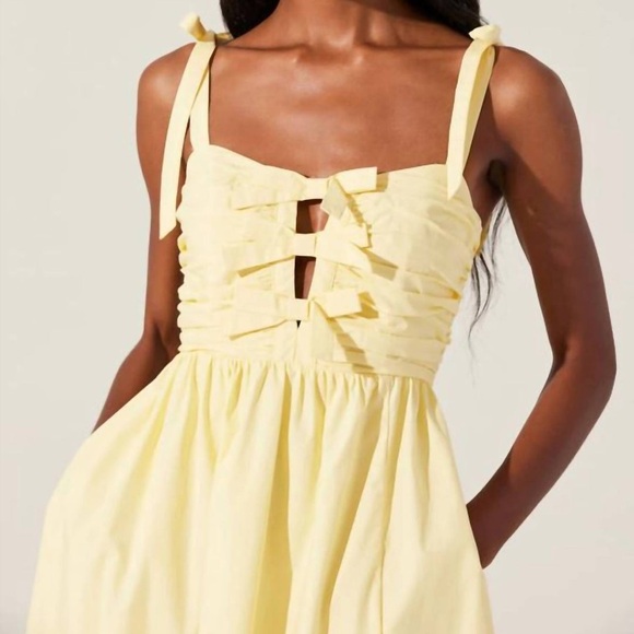 ASTR The Label Helia Bow Front Midi Dress in Lemon - Picture 3 of 4
